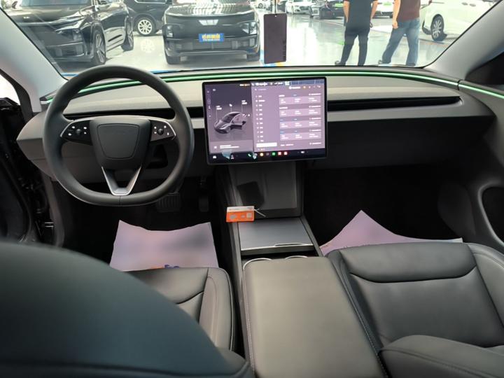 Model 3 2023 RWD photo 5