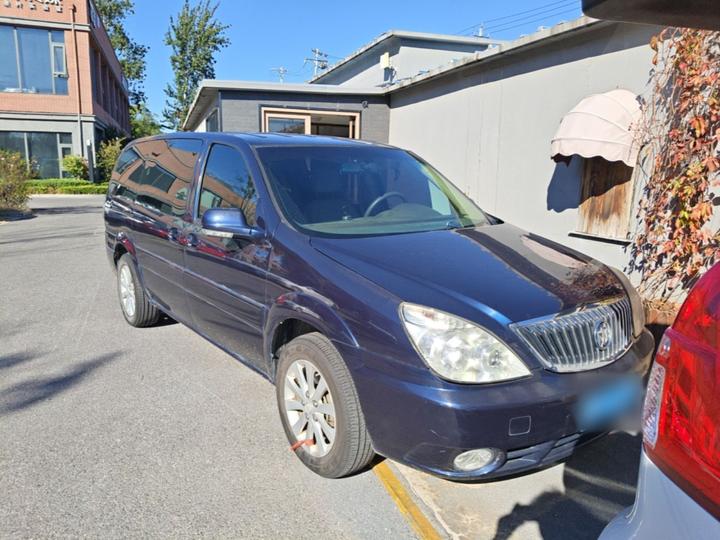 GL8 2014 2.4L Classic photo 3