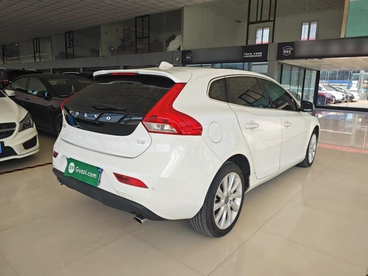 V40 2016 T4 photo 4