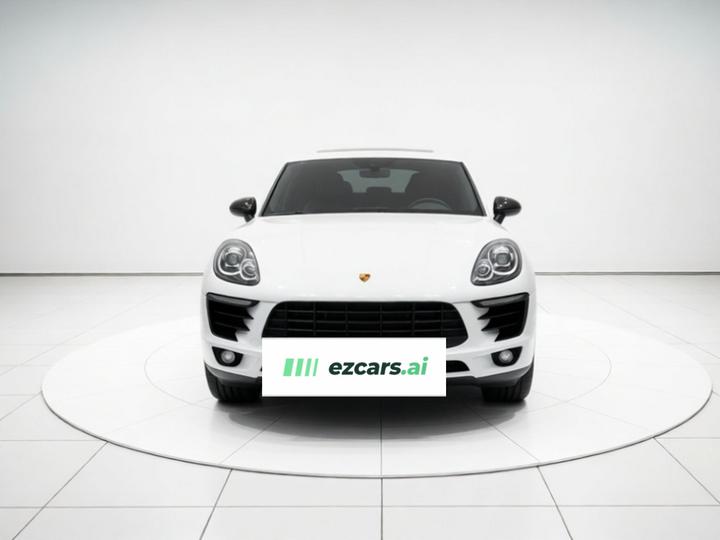2017 Macan 2.0T photo 2