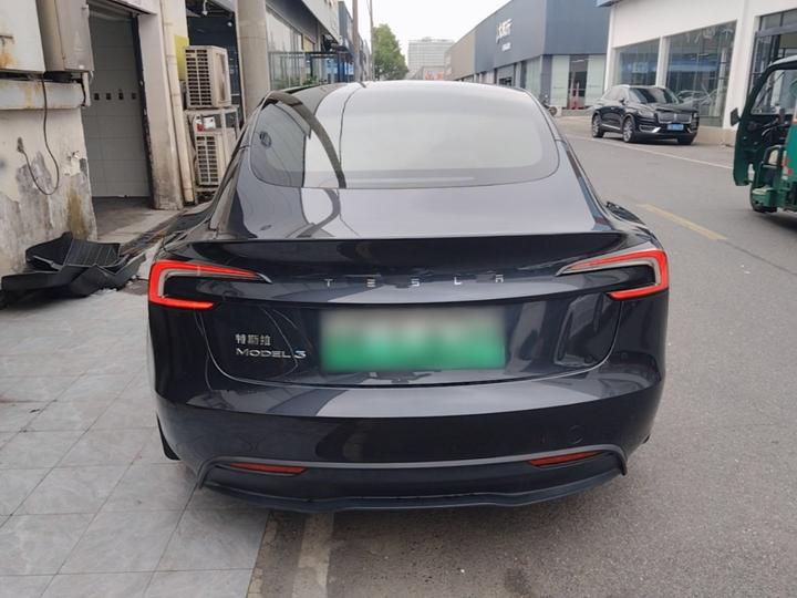 Model 3 2025 RWD photo 3