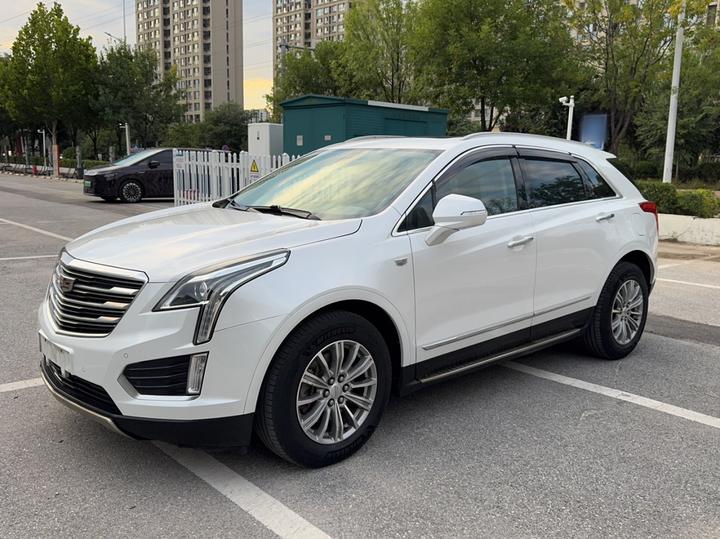XT5 2016 25T Luxury