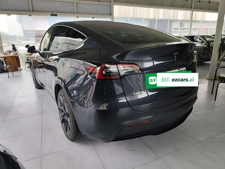 Model Y 2024 RWD photo 4