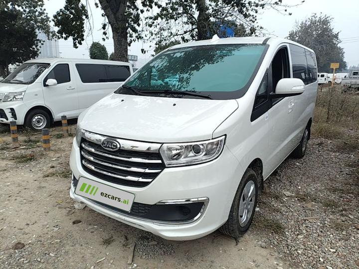 Refine M3 2025 1.8L MT Comfort 7/8-Seater