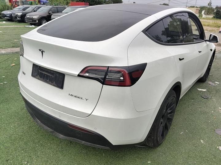 Model Y 2022 RWD photo 4