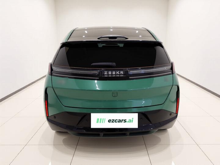X 2023 RWD YOU 4-Seater photo 5