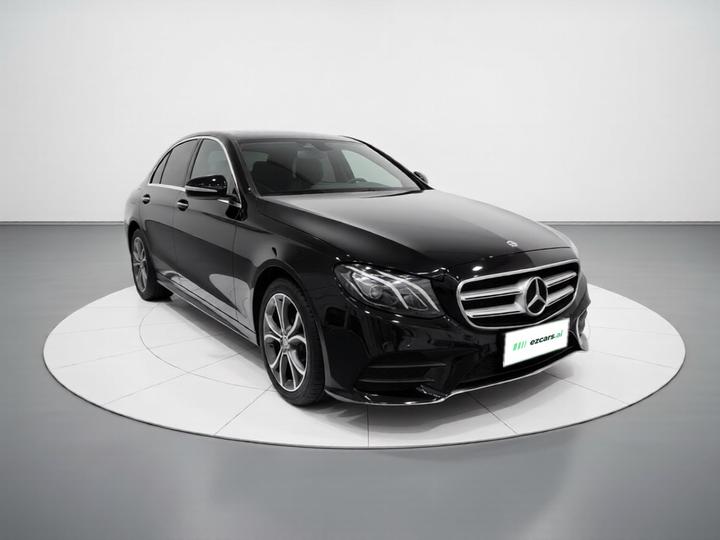 E-Class 2020 E 300 L Sport Luxury photo 3