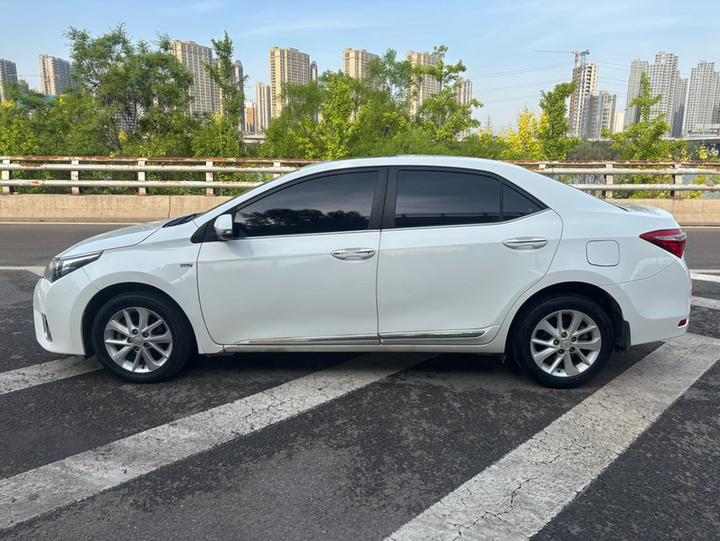 Corolla 2014 1.6L CVT GL-i photo 4
