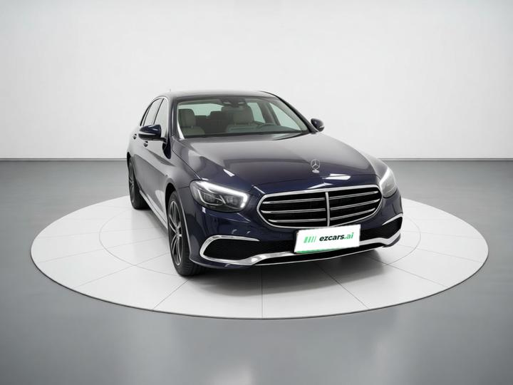 E-Class EV 2022 E 350 e L PHEV photo 3