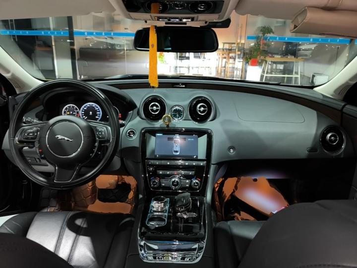 XJ 2016 XJL 3.0 SC RWD Business photo 5