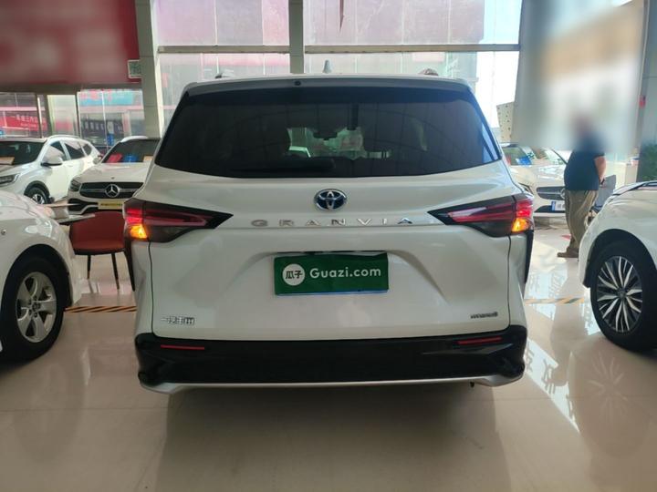 Granvia 2023 2.5L Hybrid Premium PLUS photo 5