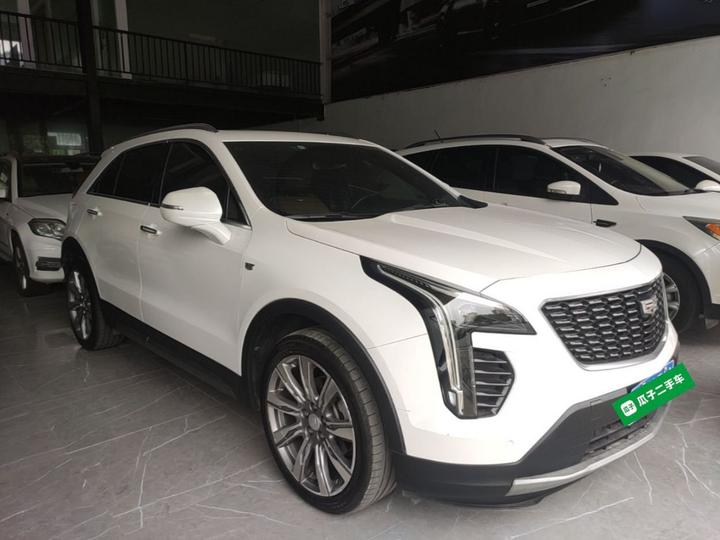 XT4 2018 28T AWD Platinum photo 3