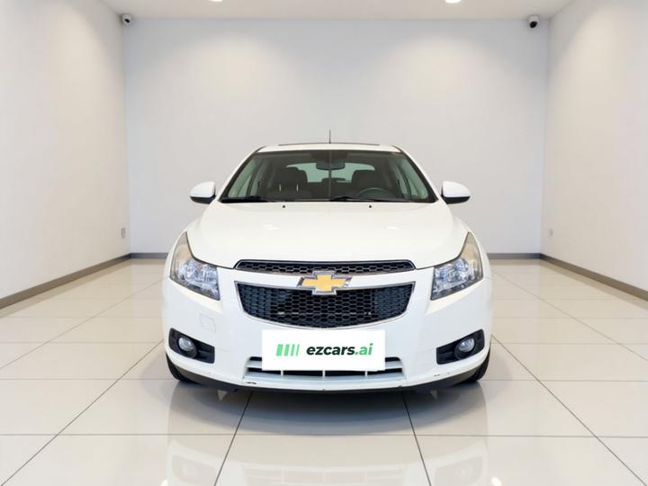 2013 Hatchback 1.6L AT Luxury photo 2