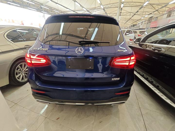 GLC 2018 Facelift GLC 260 4MATIC Luxury photo 3