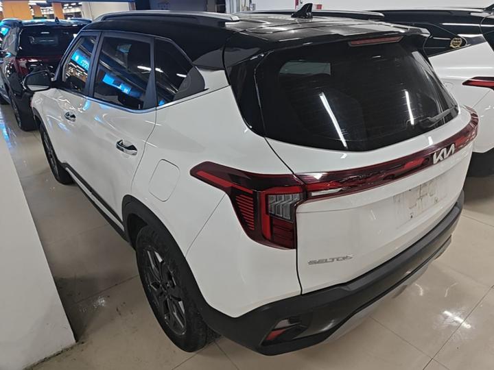 Seltos 2023 1.5L CVT Luxury photo 4