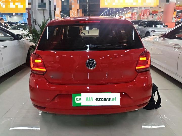 Polo 2016 1.6L AT Comfort photo 5