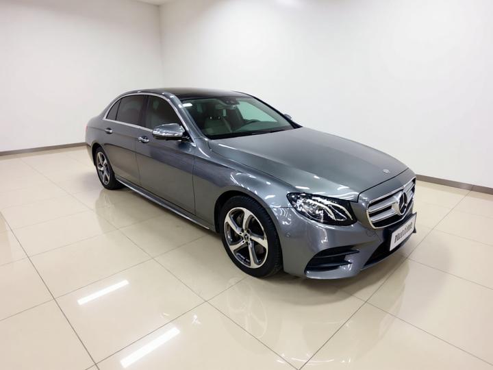 E-Class 2017 E 300 L Sport Luxury photo 3