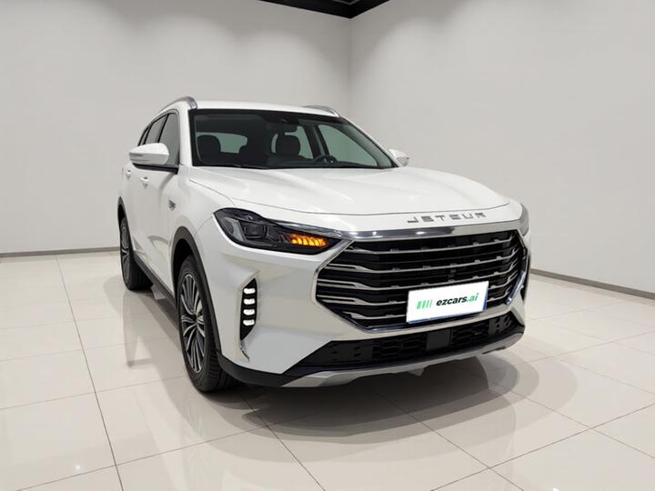 X70 PLUS 2023 1.5T DCTPRO 5-Seater photo 3
