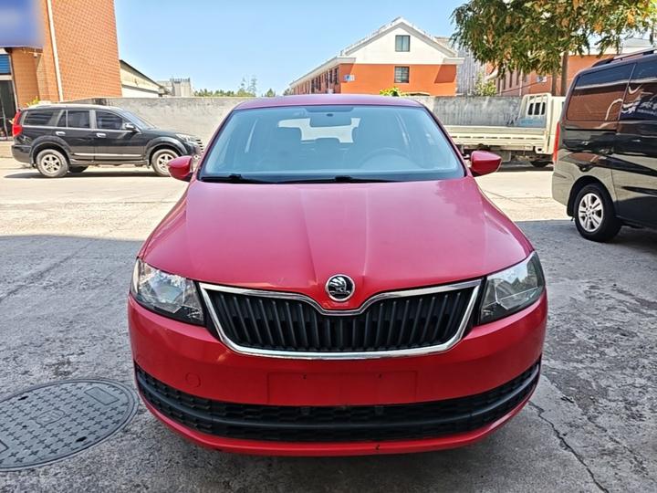 Rapid Spaceback 2016 Facelift 1.6L AT photo 2