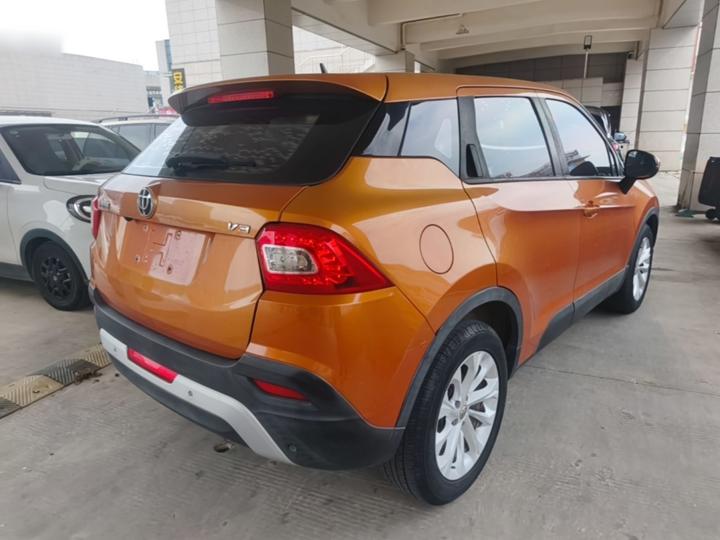 Zhonghua V3 2016 1.5L AT Smart photo 4