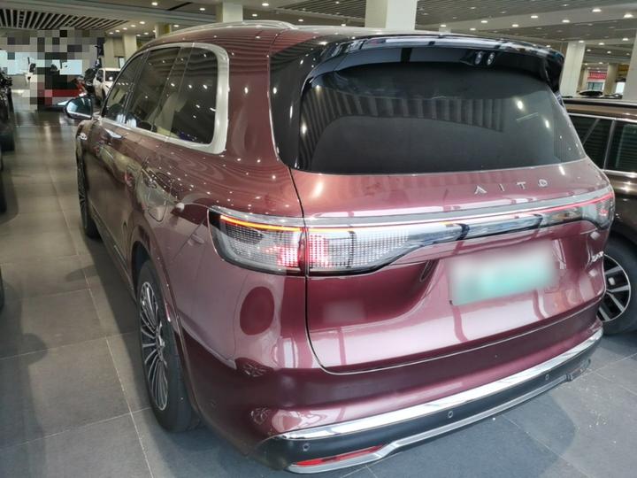 HIMA AITO M8 2025 EREV Ultra 53.4kWh 5-Seater 192-Line LiDAR photo 3