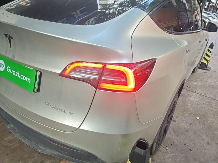 Model Y 2023 RWD photo 7