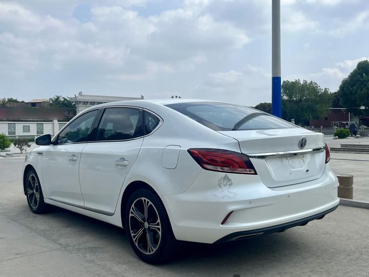 MG6 2017 20T MT Luxury Connected China V photo 4