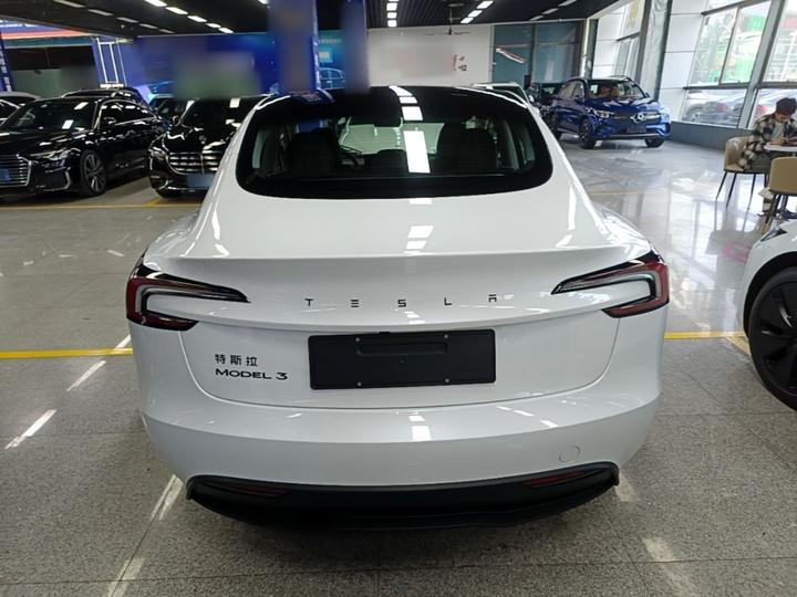 Model 3 2026 RWD photo 5