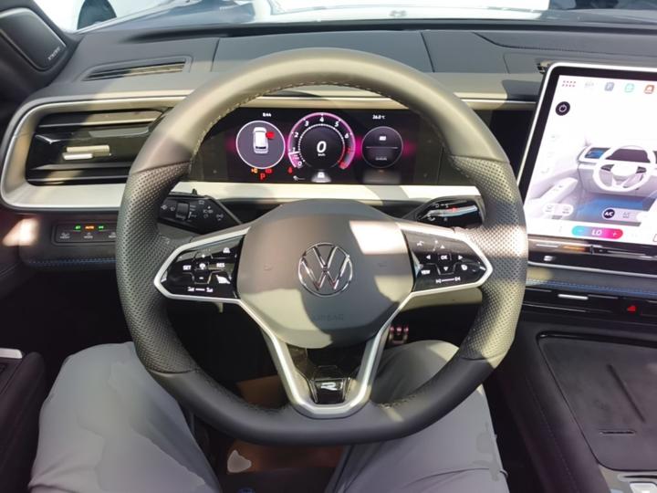 2025 Teramont Pro 450TSI AWD photo 6