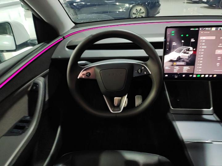 Model Y 2025 RWD photo 6