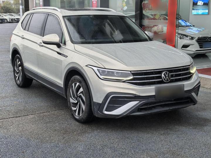 Tiguan L 2022 330TSI AT RWD Smart photo 3