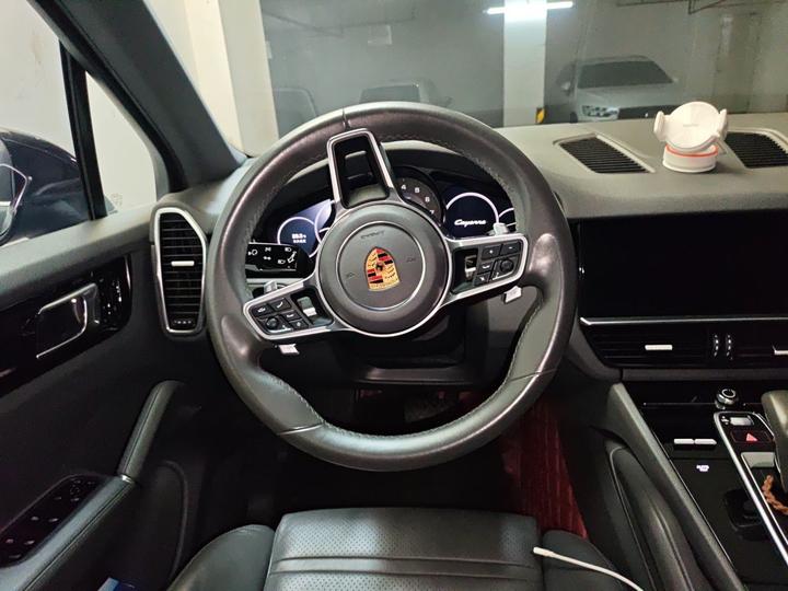 2018 Cayenne 3.0T photo 3