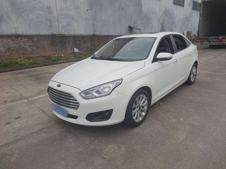 Escort 2017 1.5L MT Fashion