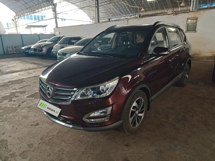 560 2015 1.8L MT Luxury