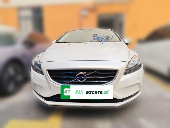 V40 2015 1.6T photo 2