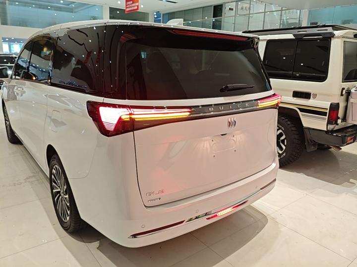 GL8 EV 2025 Smart photo 5