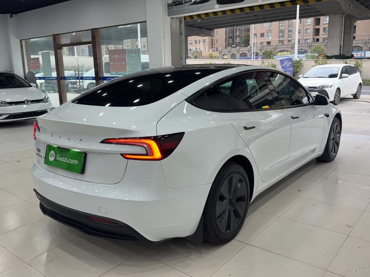 Model 3 2025 RWD photo 4