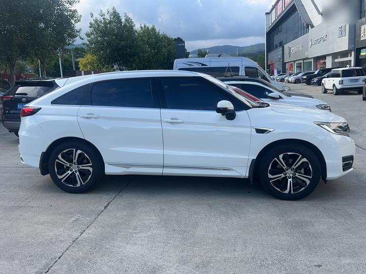 UR-V 2017 370TURBO RWD Premium China V photo 4
