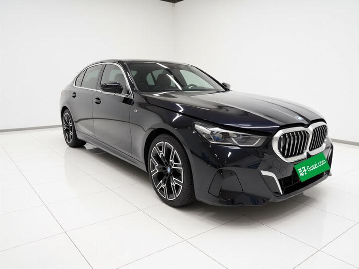 5 Series 2024 530Li Exclusive M Sport Package photo 3