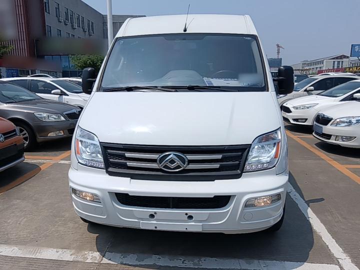 MAXUS V80 2021 2.0T MT Classic Long Wheelbase 6/7/8/9-Seater photo 2