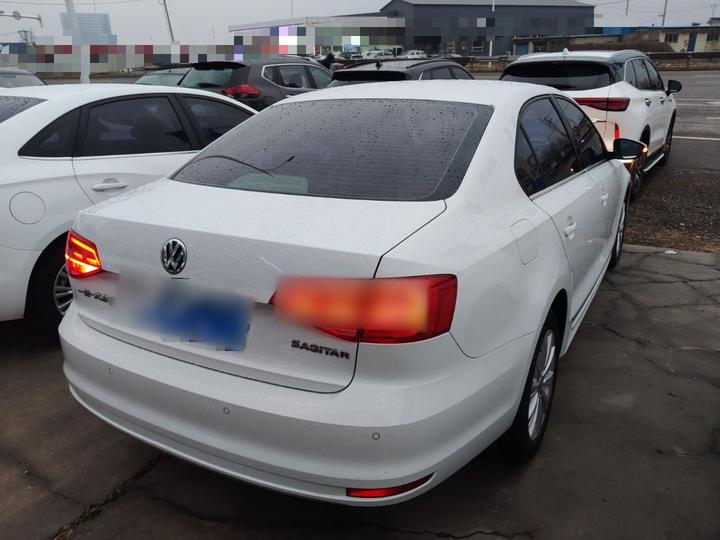 Sagitar 2015 1.6L MT Comfort photo 4