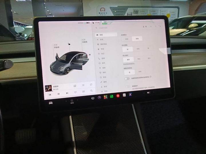 Model 3 2019 Standard Range RWD Upgraded photo 4