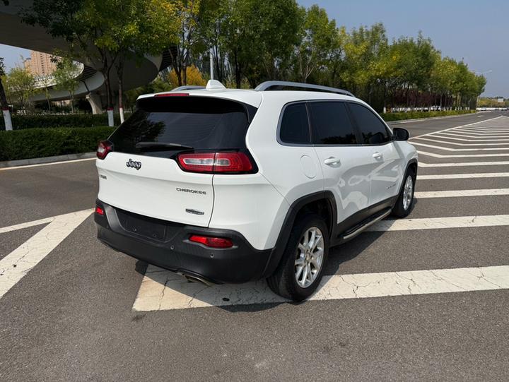 Cherokee 2016 2.4L Leading Smart photo 7