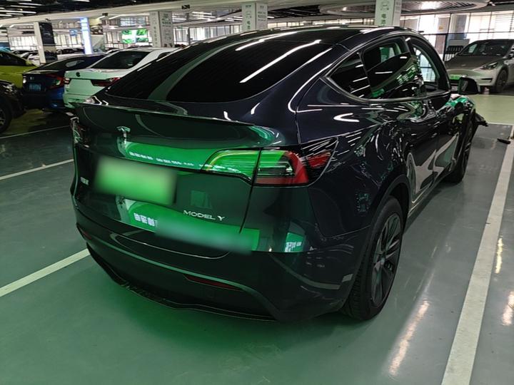 Model Y 2024 Long Range AWD photo 4