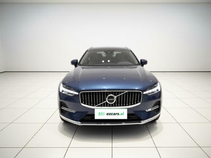 XC60 2023 B5 AWD Luxury photo 2
