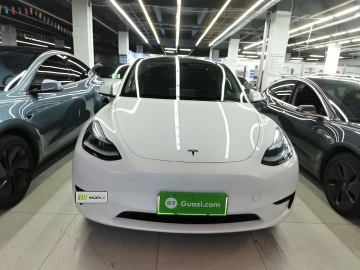Model Y 2024 RWD photo 2