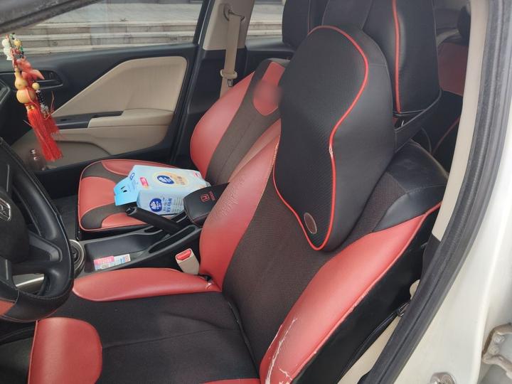 2015 1.5L MT Luxury photo 7