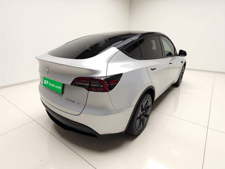 Model Y 2024 RWD photo 6