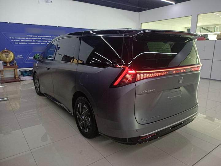 2026 EV photo 4