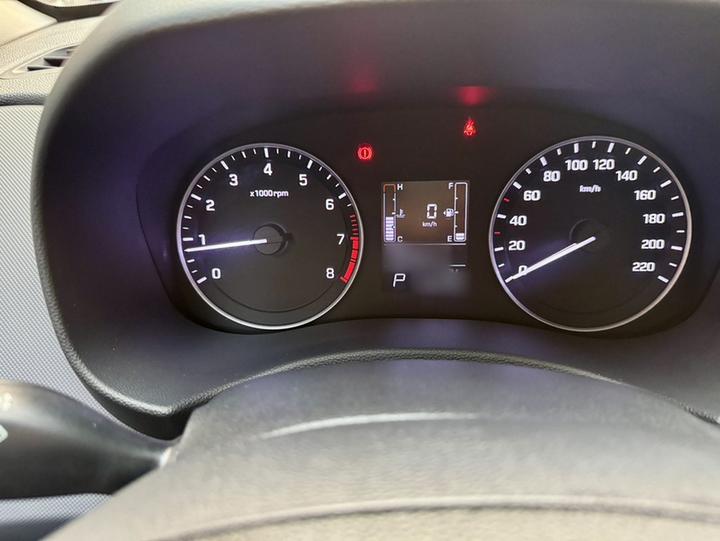 ix25 2015 1.6L AT RWD Smart GLS photo 3